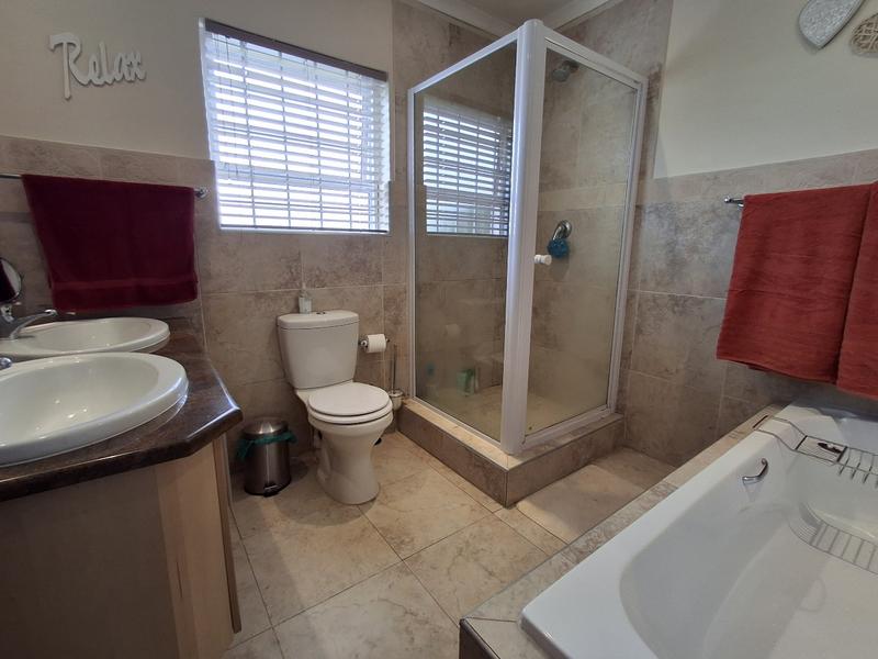 3 Bedroom Property for Sale in Hannasbaai Western Cape